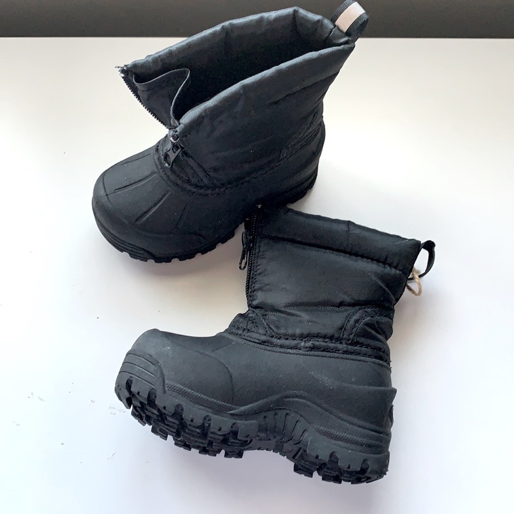 NEW! Thermolite little kid snow boots